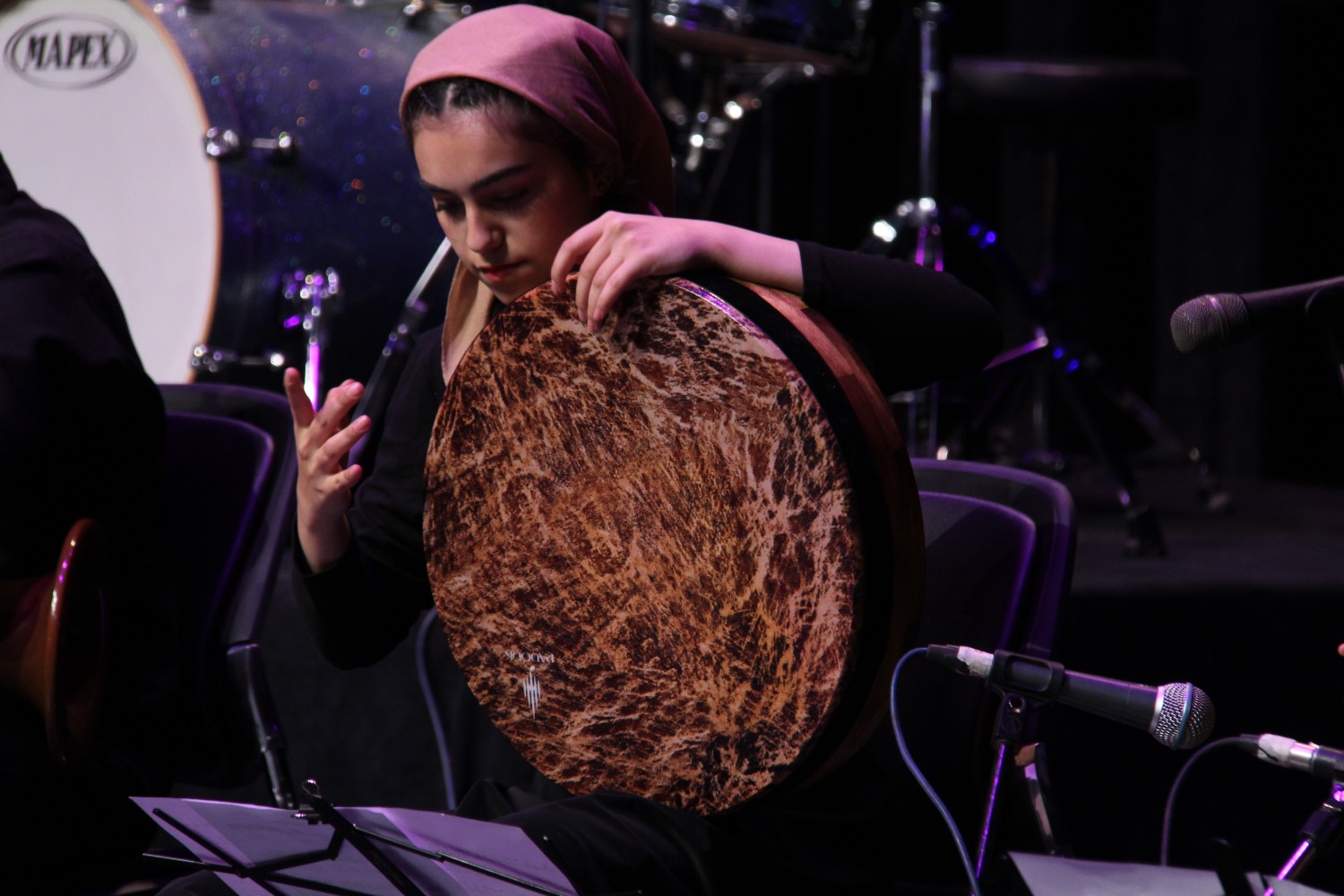 گزارش تصویرى از اجراى بزرگ گروه‌های آموزشگاه موسیقی «زریاب» در برج آزادی