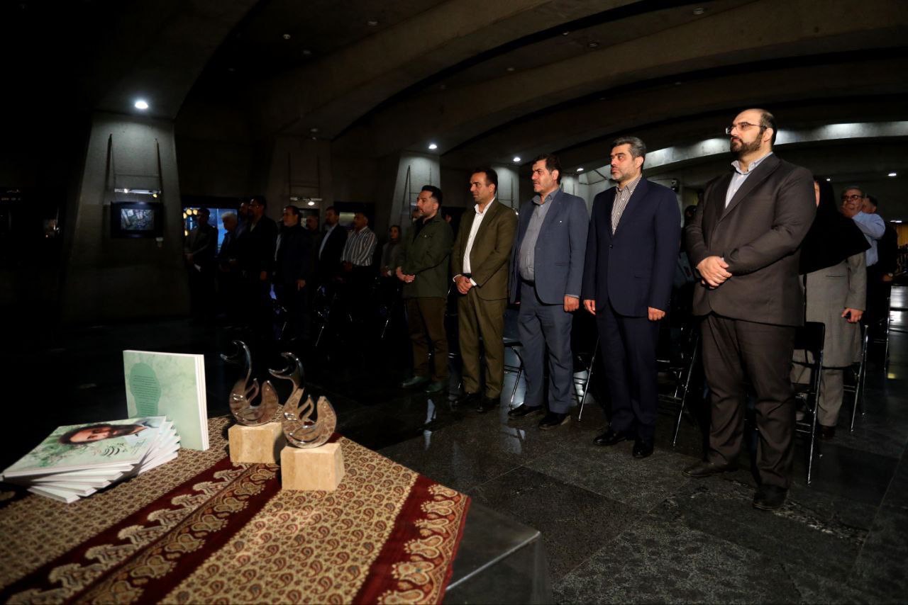 گزارش تصویری آیین افتتاحیه نمایشگاه آثار «دومین جایزه سال سهراب سپهری»