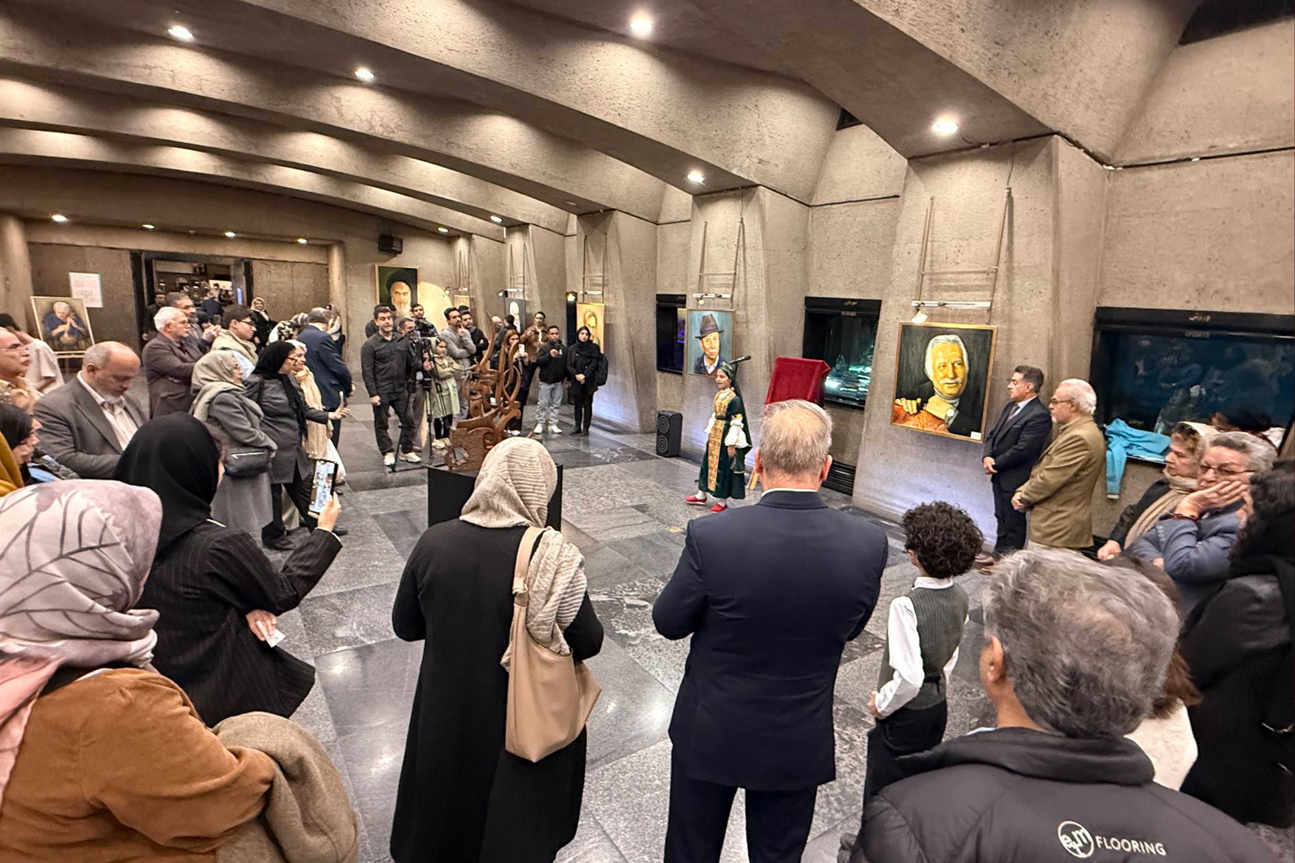 گزارش تصویری افتتاح نمایشگاه «رخ نفیس» در برج آزادی