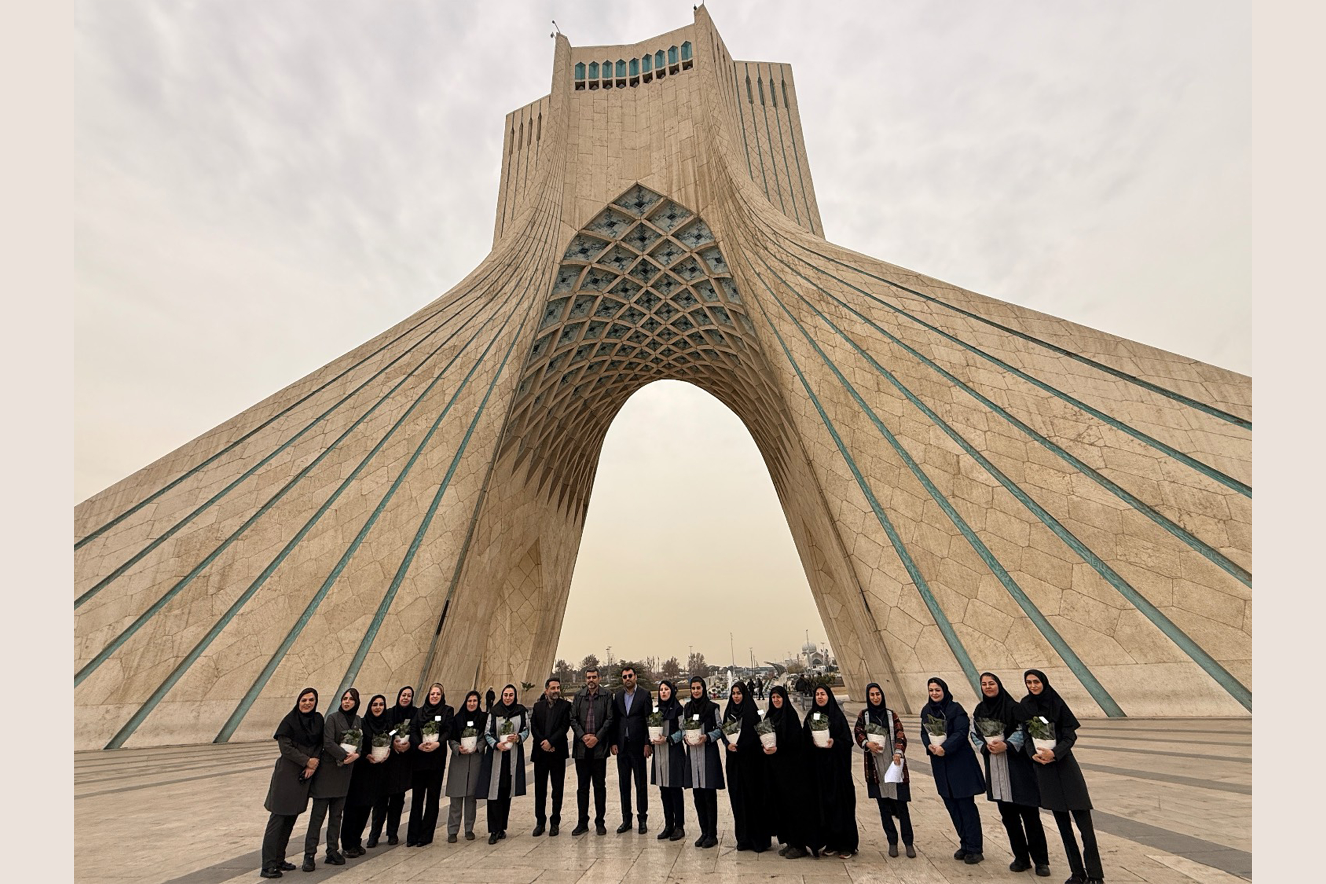 گرامیداشت روز زن در برج آزادی با حضور مدیرعامل بنیاد رودکی