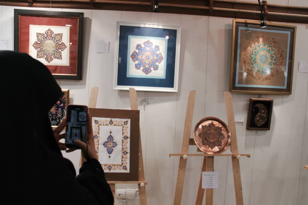 گزارش تصویری از افتتاح نمایشگاه تجسمی " تجلی نهفته " در برج آزادی