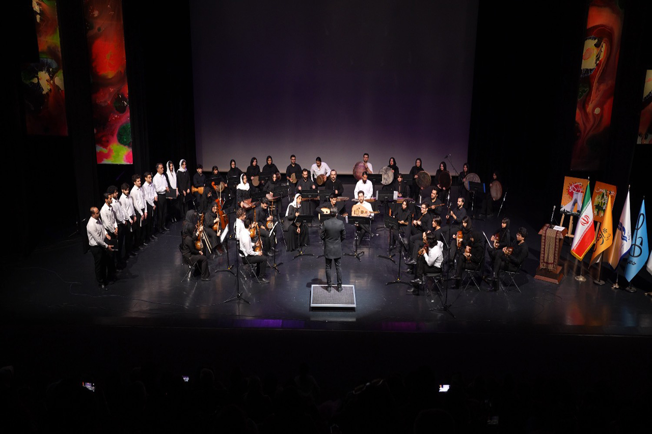 گزارش تصویری از برگزاری رویداد &laquo;گاه یلدا&raquo; در برج آزادی 