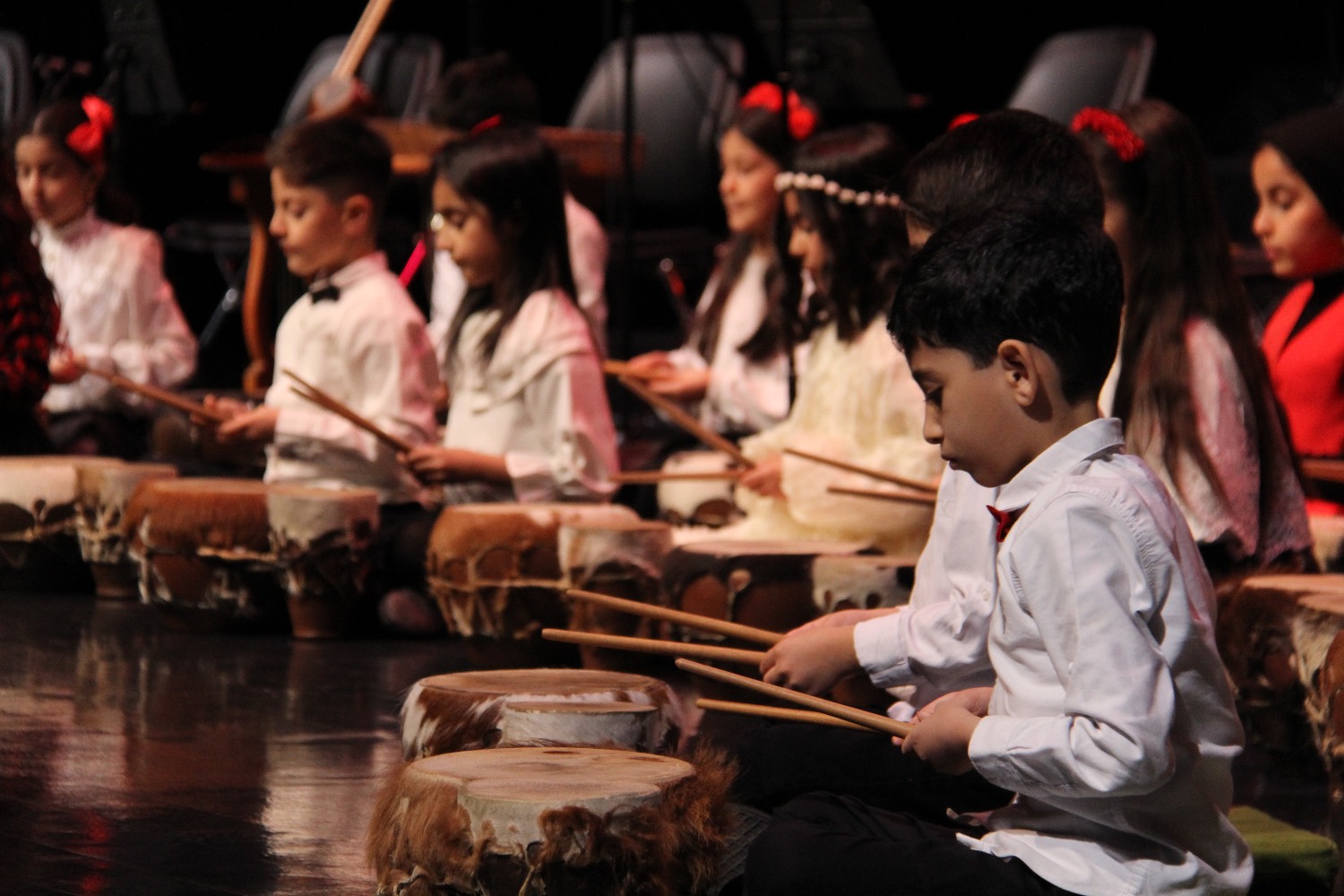 گزارش تصویری از دو اجرای پایانی کنسرت هنرجویان آموزشگاه موسیقی &laquo;ودا&raquo;