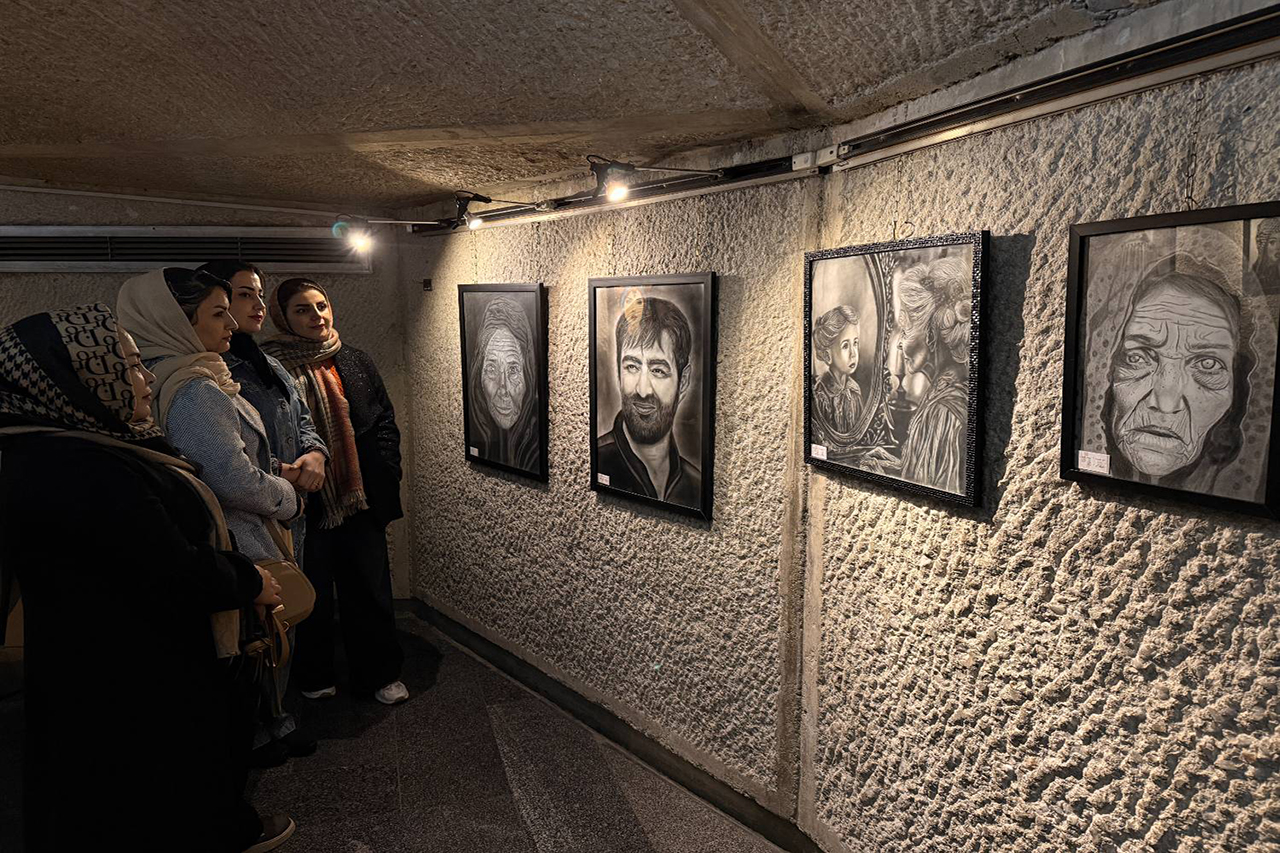 برگزاری نمایشگاه نقاشی " نقش هنر " در برج آزادی