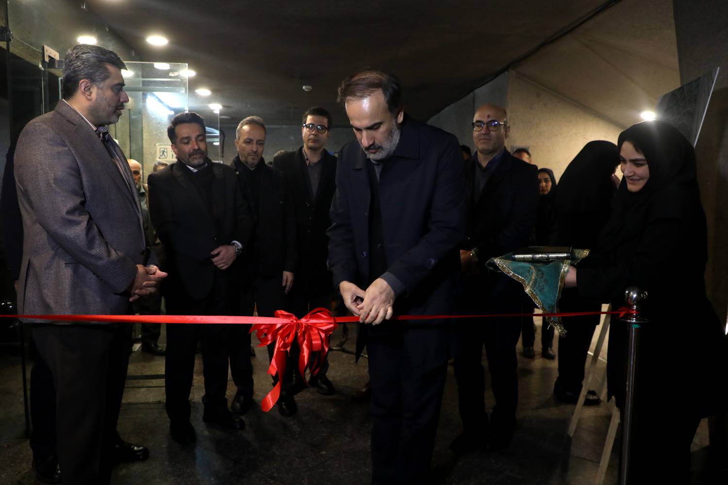 &laquo;میدان ایران&raquo; در برج آزادی گشایش یافت/ بازدید معاون امور هنری از برج آزادی